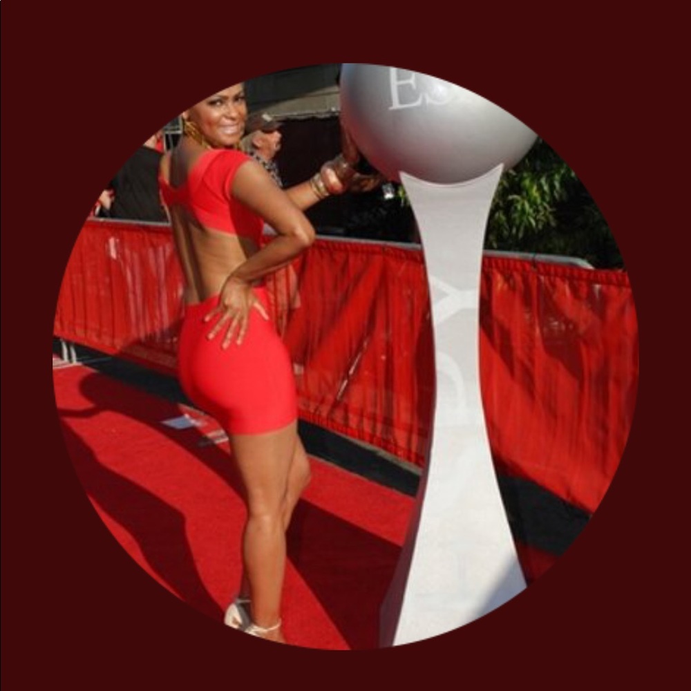 Reel Red BCBG Max Azria body con dress in size small!! Only worn once to Espys